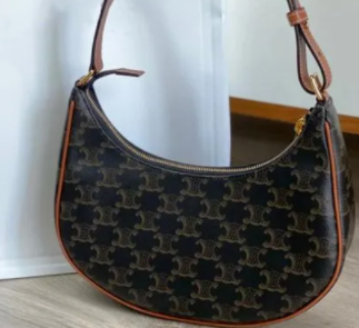 新月包是什么意思？